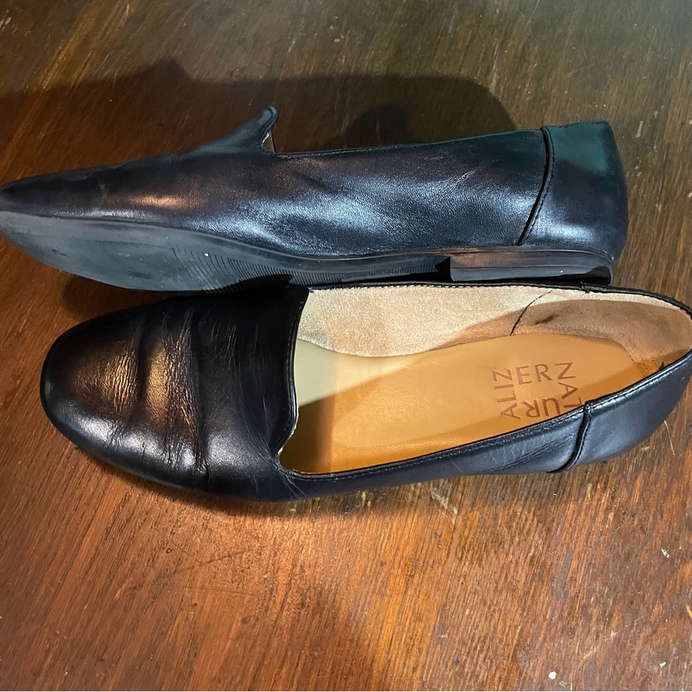 Naturalized Black leather loafers size 7M